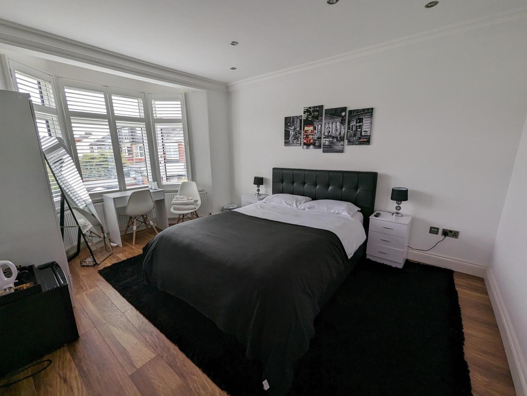 Luxury Hotel Rooms Palmers Green Exterior photo